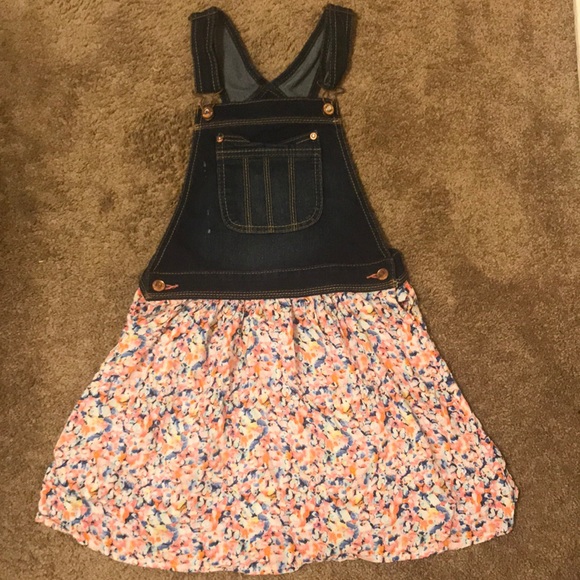 Jordache Other - Bomb jumper dress 😍😍